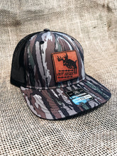 Load image into Gallery viewer, Realtree Original/Black Jumpin’ Buck Logo Leather Patch
